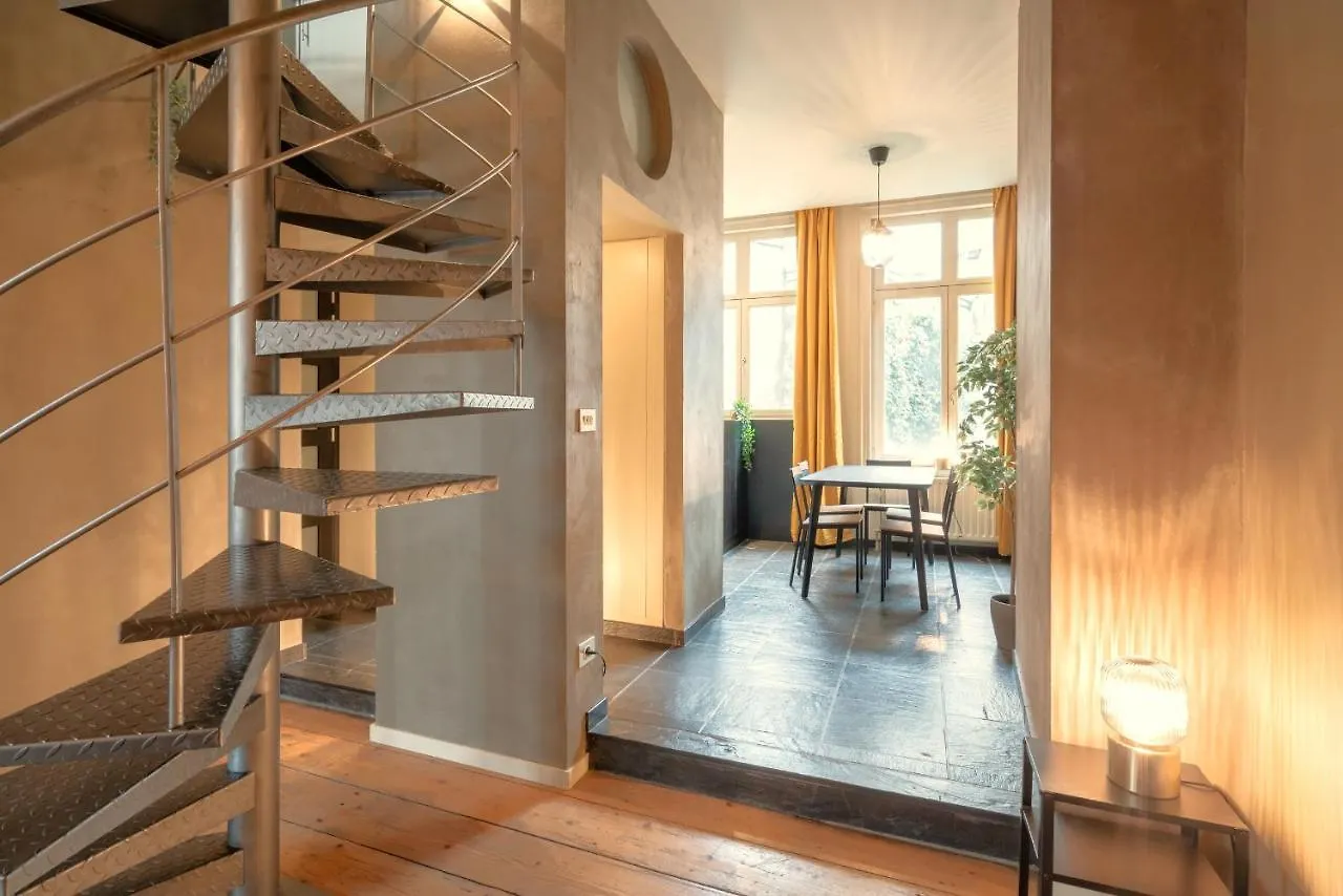 The Charming Hendrik Square Apartments Antwerpen