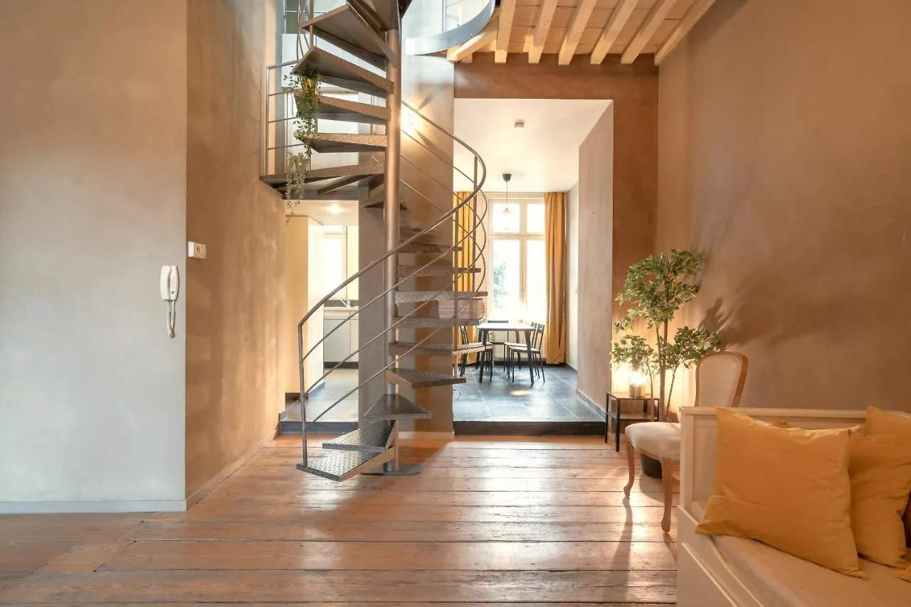 The Charming Hendrik Square Apartments Antwerpen