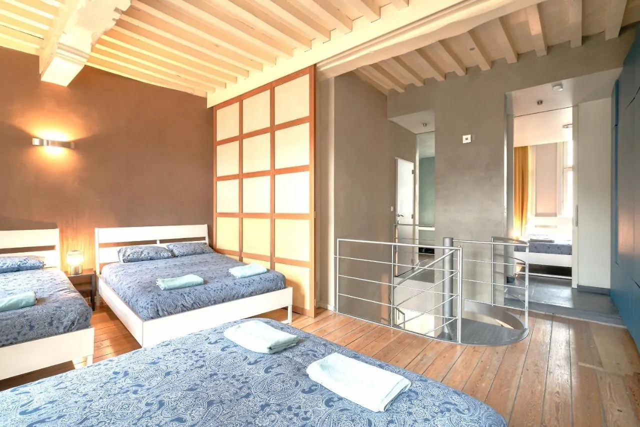 The Charming Hendrik Square Apartments Antwerpen