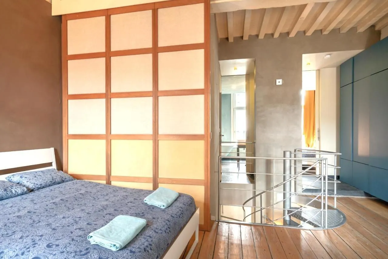 The Charming Hendrik Square Apartments Antwerpen