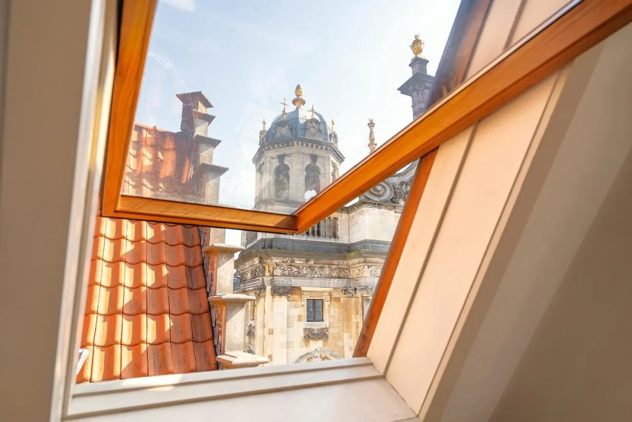 The Charming Hendrik Square Apartments Antwerpen